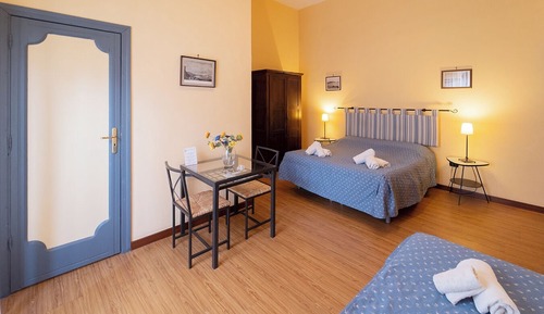 Family Room, 1 Bedroom, Annex Building (donnalbina)