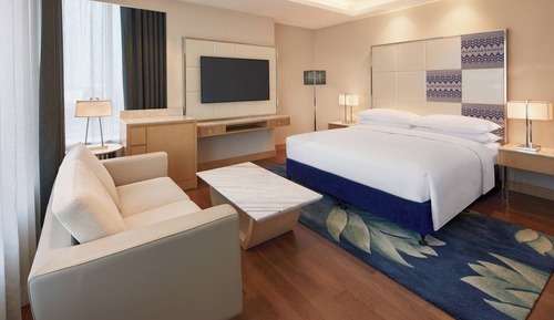 Junior Suite, 1 King Bed, City View