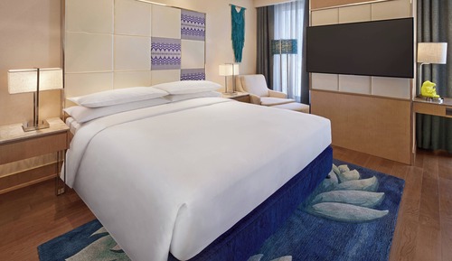 Superior Room, 1 King Bed