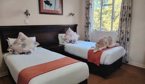 Chalet, 2 Bedrooms (Self Catering 6 Sleeper)
