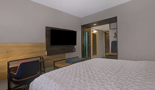Room, 1 King Bed, Accessible (Hearing)