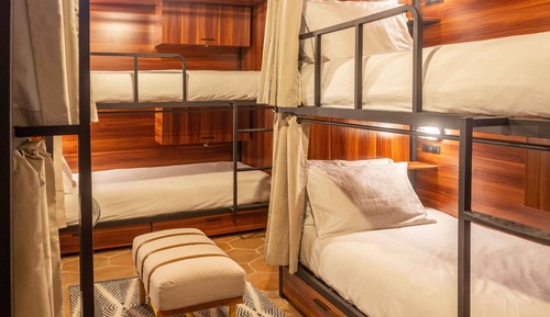 8 Bed Mixed Community Dorm