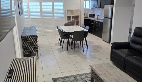Deluxe Apartment - 3 Bedroom