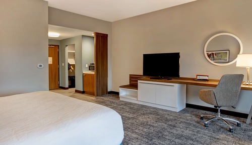 Room, 1 King Bed, Accessible, Bathtub (Hearing & Mobility)