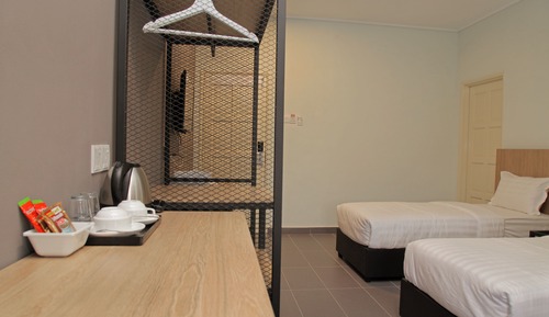 Economy Twin Room, 2 Twin Beds, Private Bathroom
