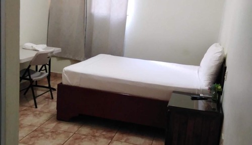 Single Room, 1 Queen Bed