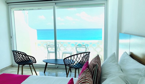 Panoramic Studio Suite, Balcony, Beach View