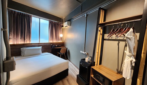 Queen Corner Single room (OQC)