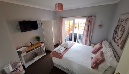 Double Room, Ensuite ( Private hot tub  ROOM 4)