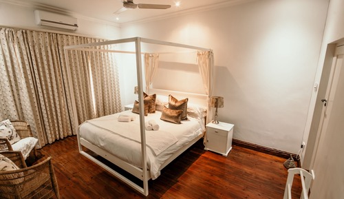 Apartment (Honeymoon)