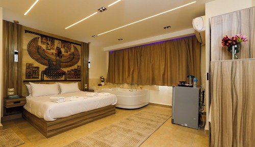 Luxury Suite, Jetted Tub, Mountain View