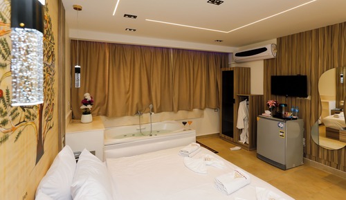 Premium Room, Jetted Tub, Mountain View