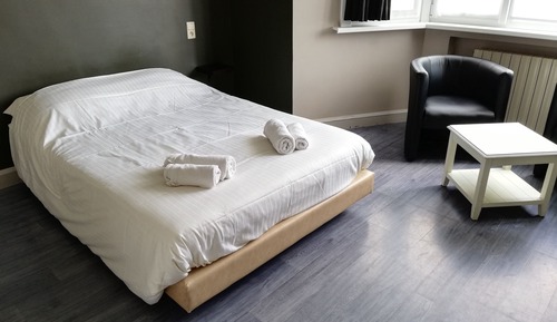 Double Room (with Sitting Area)