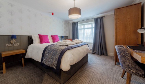Double Room (Private Bathroom)