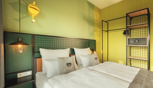 Standard Room, 1 Queen Bed