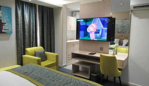 Economy Room