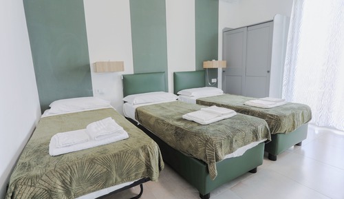 Twin Room, Balcony (CAMERA 1)