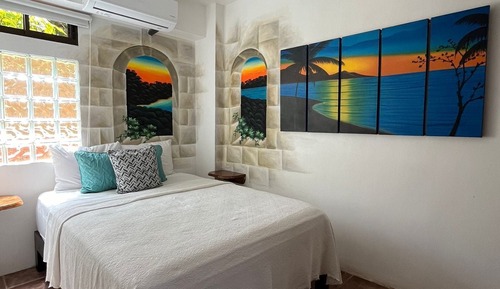 Deluxe Room, 1 Queen Bed