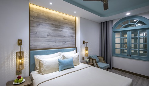 Deluxe Double (Internal Window) + Free Afternoon Tea