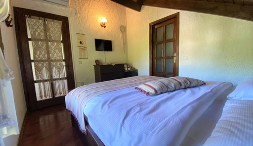 Economy Room