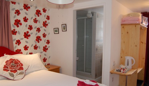 Double Room, Ensuite (Poppy Fields)