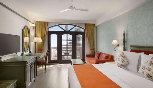 1 Queen Bed Valley View Room, Non-Smoking