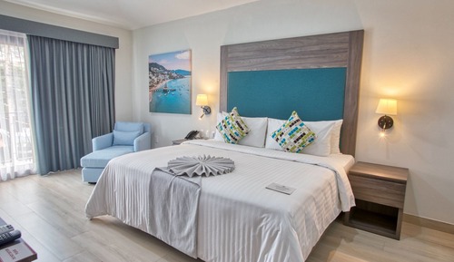 Deluxe Double Room, Ensuite, City View (Habitacion De Lujo)