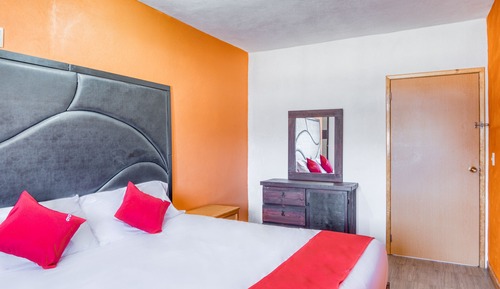 Double Room, 1 King Bed (#11)