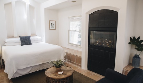 Acacia Suite