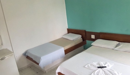 Triple Room, Multiple Beds