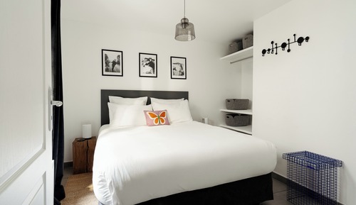 1-BR Deluxe Terrace Apartment