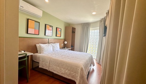 Comfort Room, 1 Queen Bed