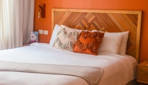 Compact Room with Private Bathroom