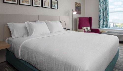 Room, 1 King Bed, Accessible (Hearing)