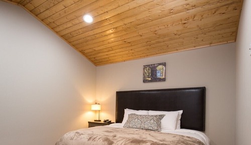 #10 Scenic Inn