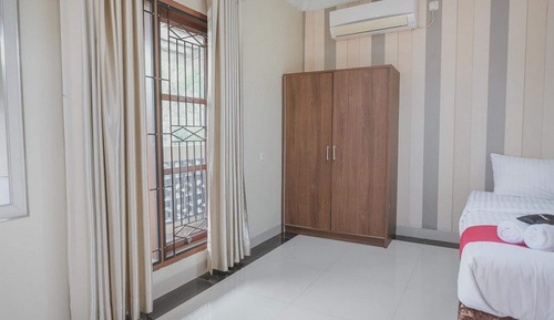 Premium Room (RedDoorz)
