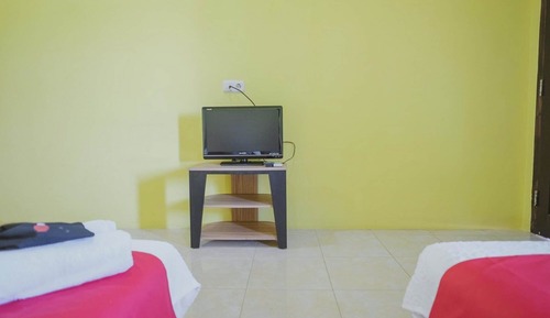 Twin Room (RedDoorz)