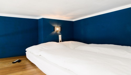 City studio, loft bed (W5)