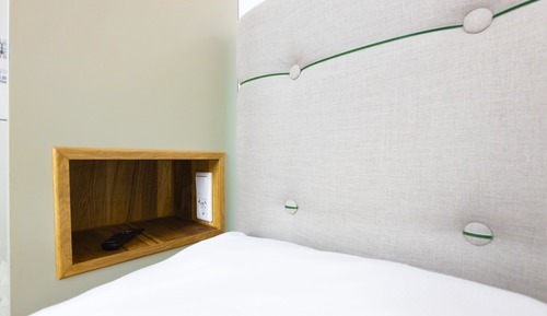 Quiet studio, City view (W6)