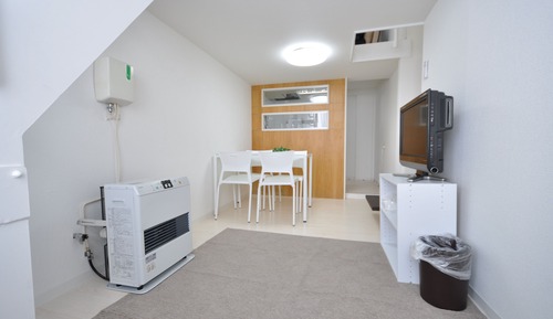 2 Bedrooms Apartment