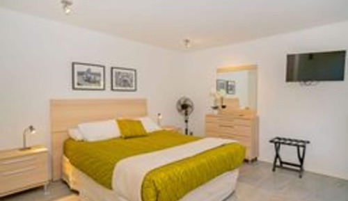 One Bedroom Deluxe Unit