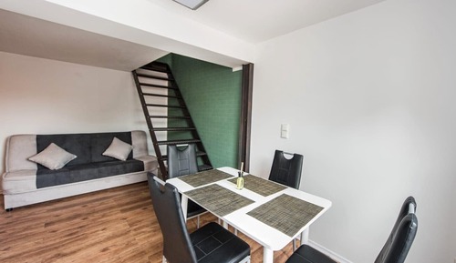Maisonette Apartment, 9 Peonia