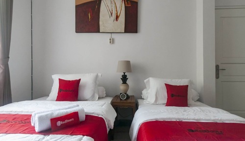 Twin Room (RedDoorz)