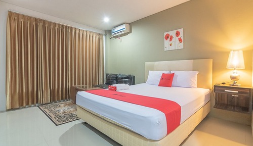 Premium Room (RedDoorz)