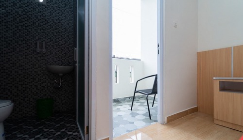 Double Room (RedDoorz)