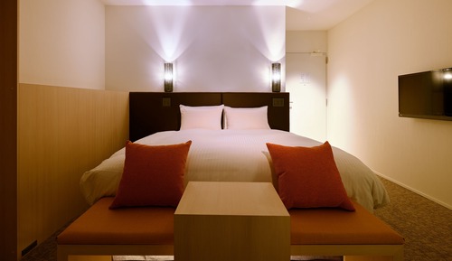 Deluxe King with Private Garden