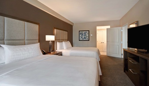 Suite, 2 Queen Beds, Accessible, Bathtub