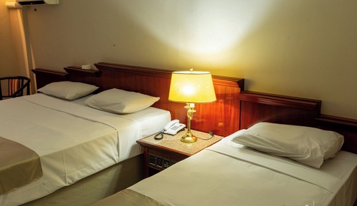 Standard Triple room
