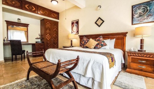 Deluxe Suite, 1 King Bed