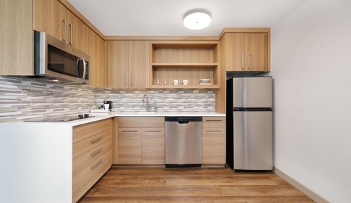 Suite, 1 Bedroom, Non Smoking (Mobility/Hearing Access, Transf Shwr)